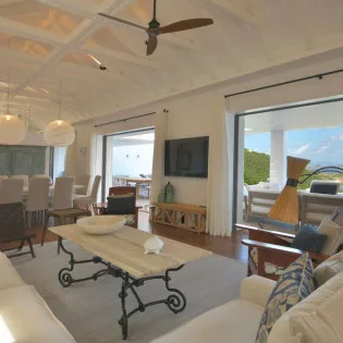 1 vacation rental photo St Barthelemy WV RMN Villa La Romance St Barts Villa RMNliv01 desktop SBP