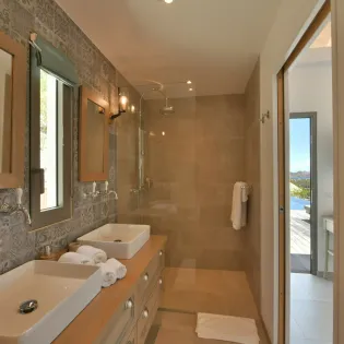 13.1 vogue guest bathroom 2 SBP